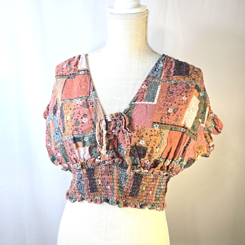 Rock & Roll Crop Top Juniors Sz XL Cropped Floral Patchwork Short Ruffle Sleeve
